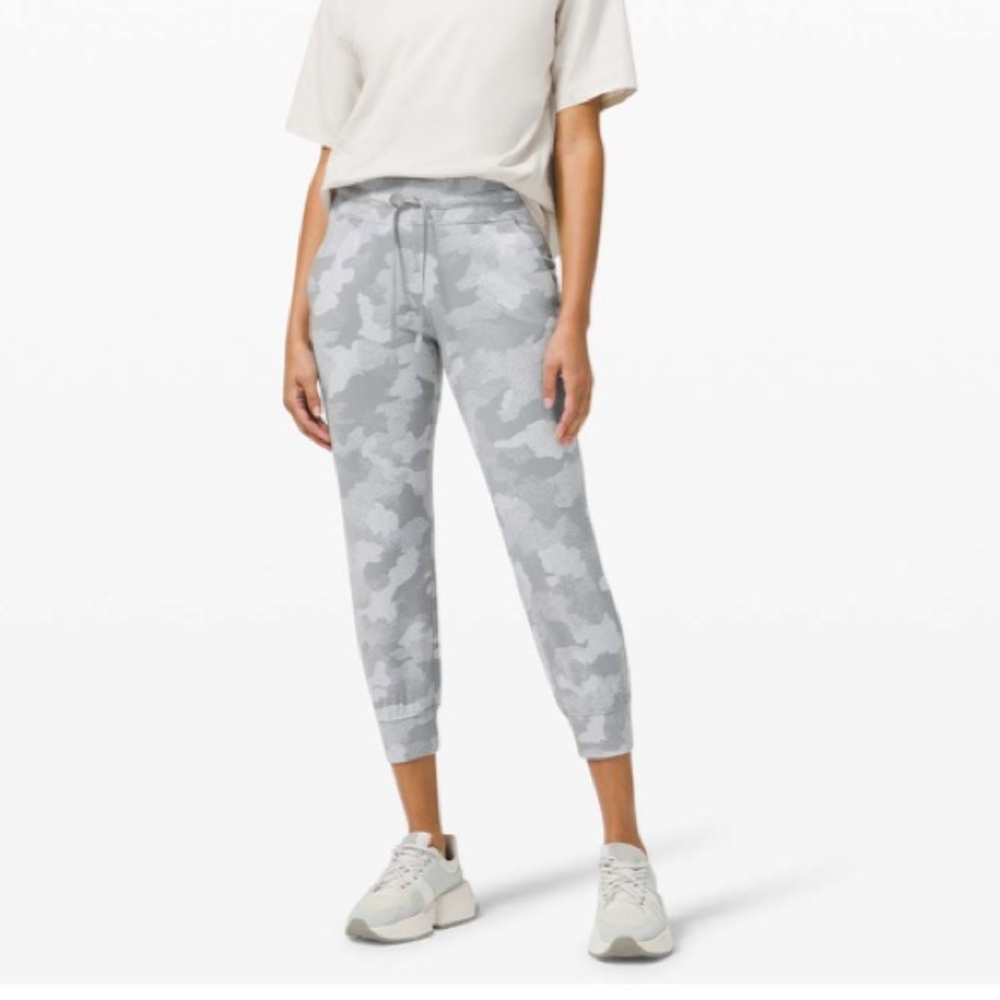lululemon athletica Ready to Rulu Joggers Crop Size 4